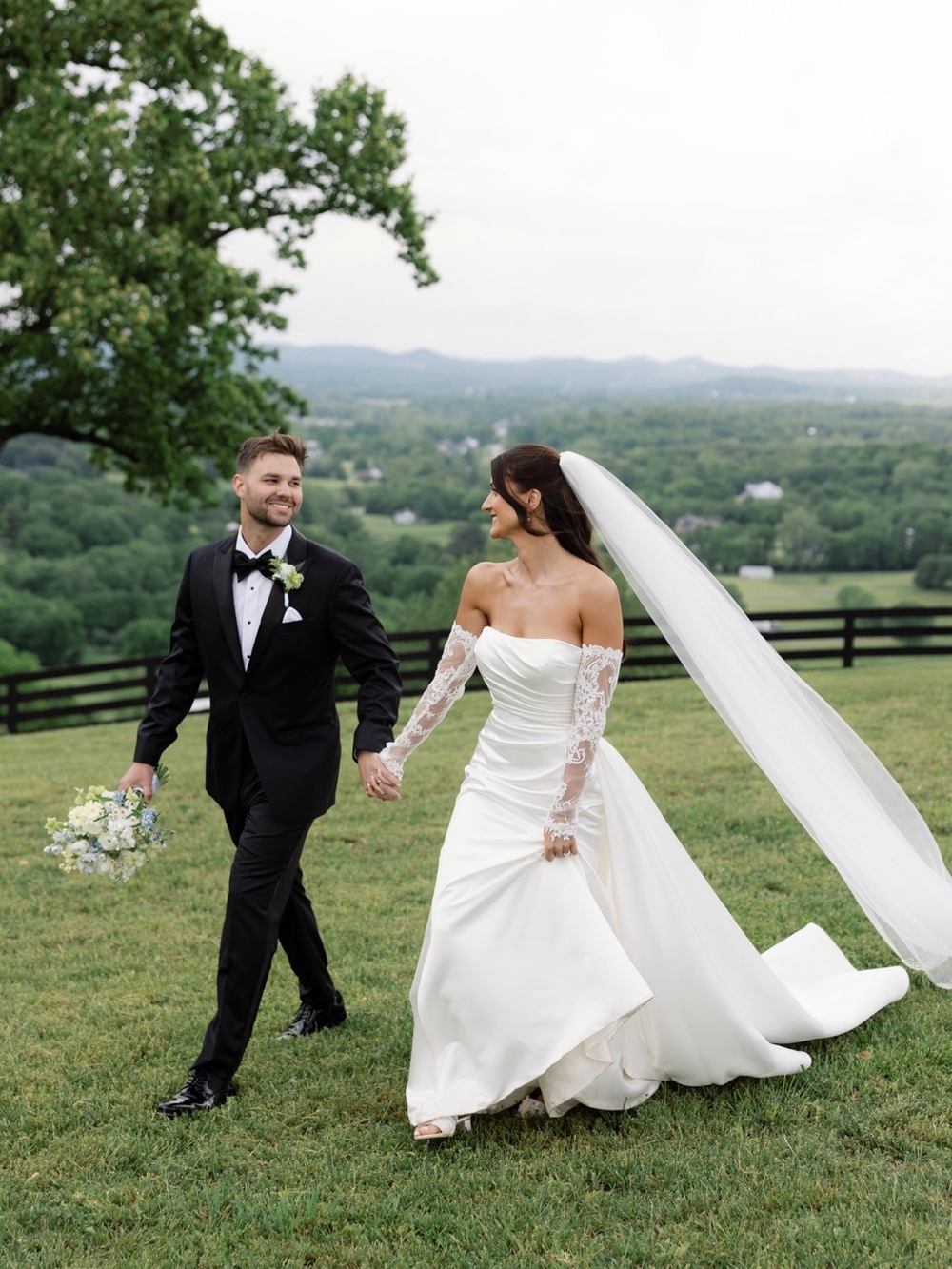 Detachable wedding dress skirt
